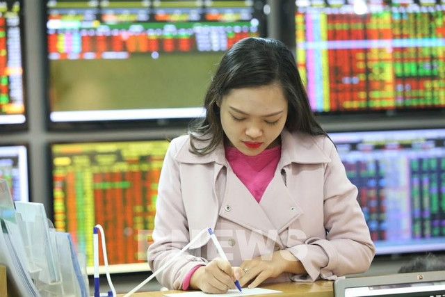 Chứng khoán ngày 11/8: Cổ phiếu nào được khuyến nghị? Chung khoan ngay 11/8: Co phieu nao duoc khuyen nghi?
