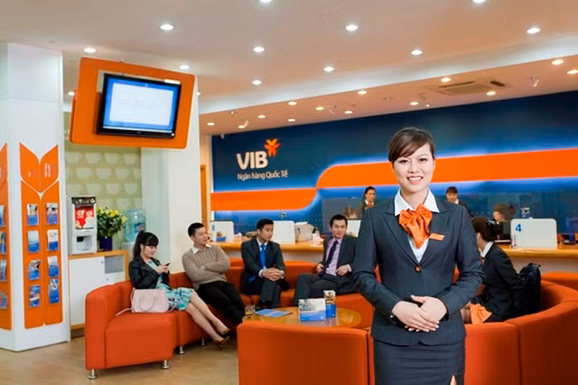 VIB tang den 7% trong 2 phien, vo Pho Chu tich dang ky ban ngay 3 trieu co phieu