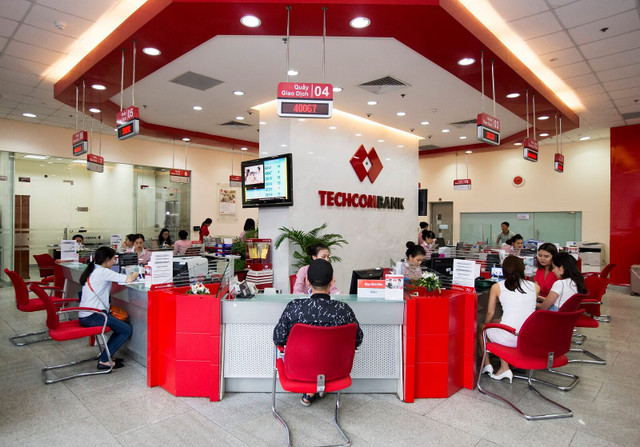 Techcombank bứt phá, vượt mặt Big 4 về vốn điều lệ Techcombank but pha, vuot mat Big 4 ve von dieu le