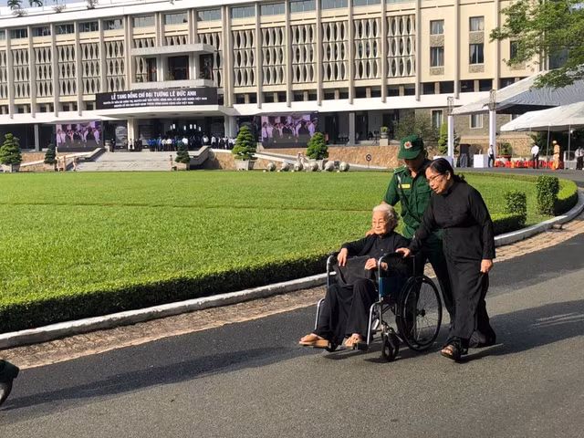 Truc tiep: Le vieng nguyen Chu tich nuoc Le Duc Anh-Hinh-14