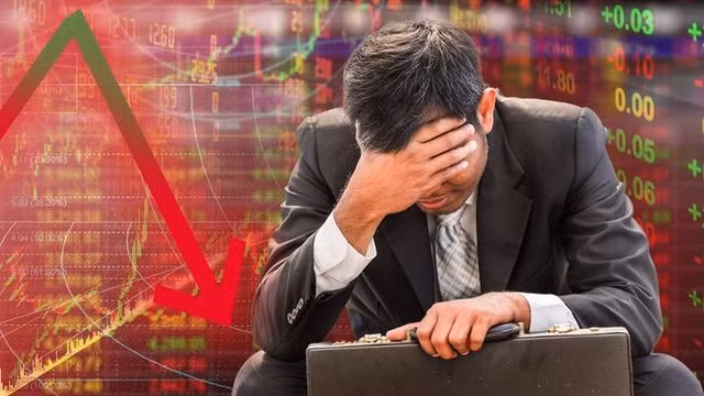 Chung khoan Viet chung kien tuan giao dich toi te, khoi ngoai ban rong 1.300 ty dong