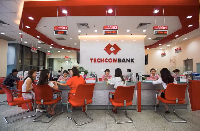 TCBS bao lai lon, chia co tuc hon 1.100 ty dong cho Techcombank