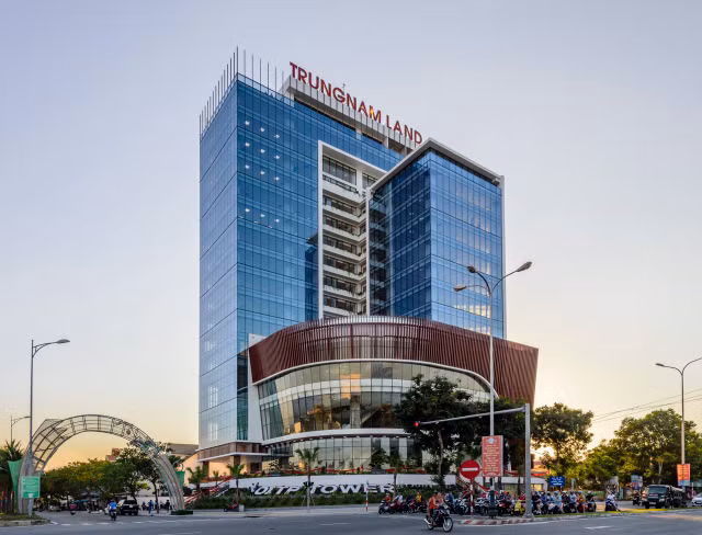 Trung Nam Land no thue gan 600 ty, Chu tich bi hoan xuat canh