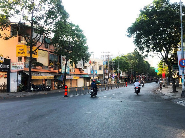 Sài Gòn đẹp dịu dàng sáng mùng 1 tết - Hình 11 Sai Gon dep diu dang sang mung 1 tet-Hinh-11