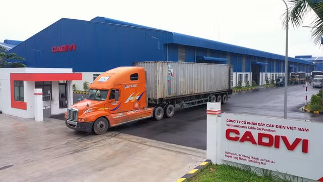 CAV huy tu cach cong ty dai chung, co phieu roi san chung khoan