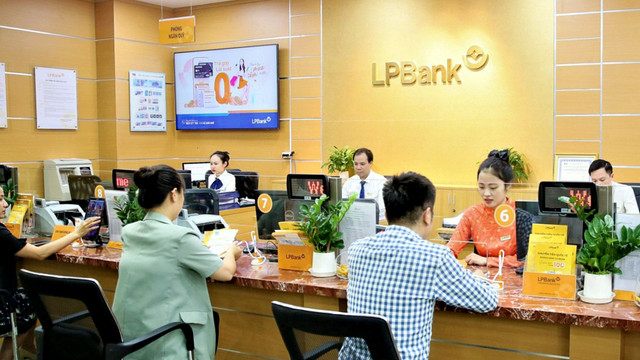 LPBank tạm dừng chào bán cổ phiếu, chuyển hướng trả cổ tức 16,8% LPBank tam dung chao ban co phieu, chuyen huong tra co tuc 16,8%