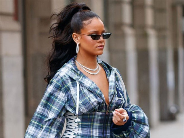 Điểm các tỷ phú, triệu phú thích săn hàng giảm giá Diem cac ty phu, trieu phu thich san hang giam gia