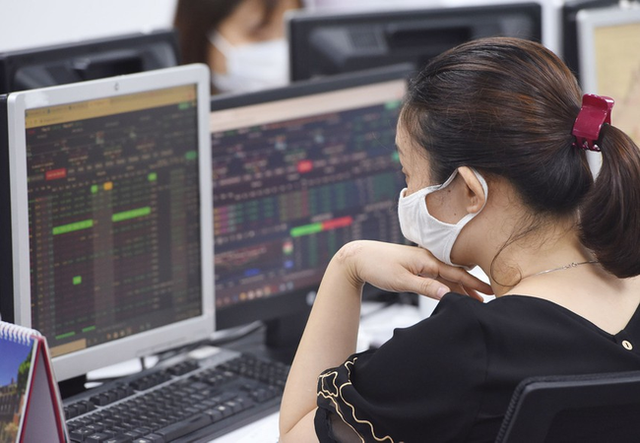 Chứng khoán ngày 2/11: Cổ phiếu nào nên chú ý? Chung khoan ngay 2/11: Co phieu nao nen chu y?