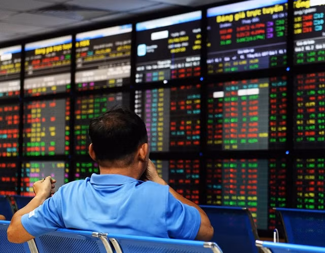 Chung khoan ngay 13/12: Co phieu nao nen chu y?