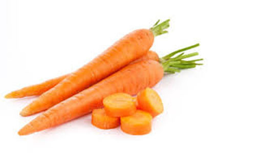 Được gọi là rau củ vạn năng nhờ những ích lợi dinh dưỡng đa dạng như phát triển thị lực, cung cấp vitamin A, E tốt cho hệ tiêu hóa, tóc, mắt và trí não. Vị ngọt tự nhiên của cà rốt cũng khiến loại củ này dễ hợp khẩu vị của trẻ.