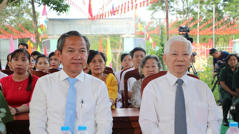 Cử tri Phú An, TP HCM phấn khởi thực hiện quyền công dân