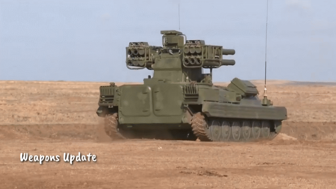 Krona được mô tả là mang theo mười tên lửa sẵn sàng phóng, với tải trọng hỗn hợp gồm sáu tên lửa đánh chặn Sosna-R và bốn tên lửa 9M333, trong khi thời gian sẵn sàng từ khi di chuyển đến vị trí chiến đấu được liệt kê là 10 phút. Về cơ bản, kiến trúc này chỉ đơn thuần là thay đổi một phần các tên lửa để phù hợp cho nhiệm vụ chiến đấu.