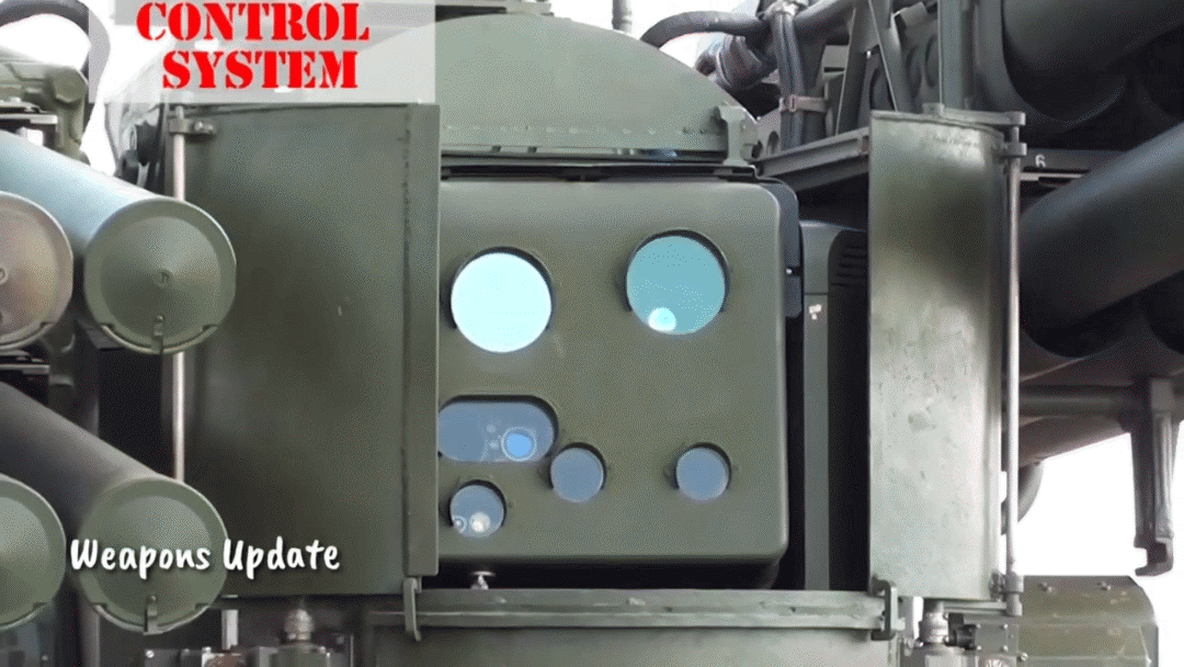 Các cảm biến trên xe bao gồm hệ thống quang điện/tia hồng ngoại (EO/IR), đồng thời cung cấp khả năng dẫn đường cho tên lửa Sosna-R và dường như còn có một radar cỡ nhỏ.