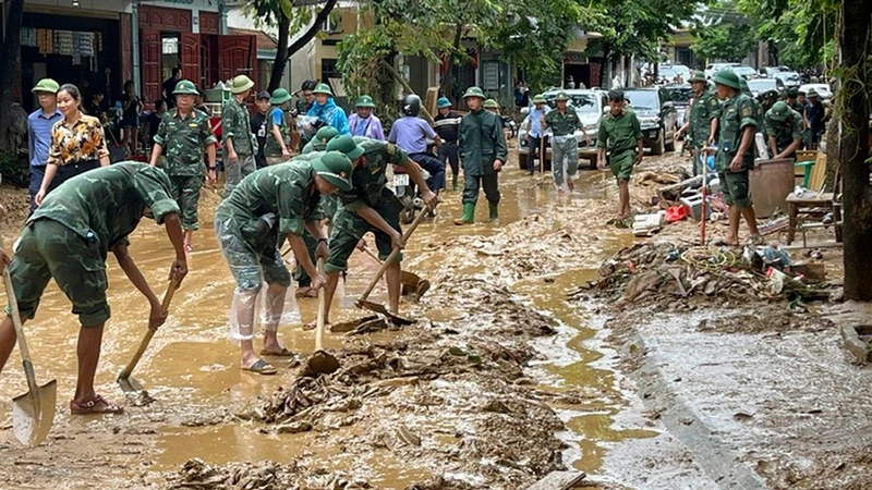 Thủ tướng chỉ đạo ứng phó khẩn cấp bão số 13 Kalmaegi và mưa lũ 