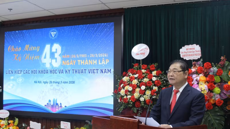 Chủ tịch VUSTA Phan Xuân Dũng phát biểu chào mừng buổi lễ.