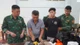 Đối tượng Huỳnh Kim Long bị lực lượng Biên phòng bắt giữ. (Ảnh: BPMQT)