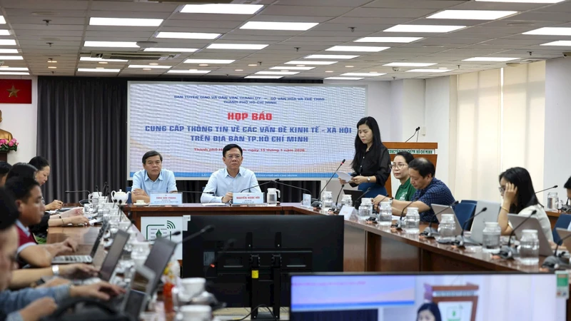 Toàn cảnh buổi họp báo