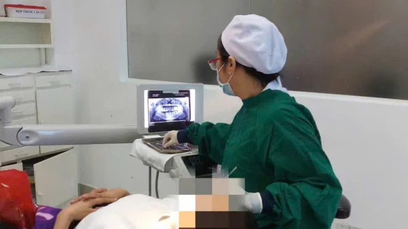 Dịch vụ nha khoa tại TP Hồ Chí Minh phát triển mạnh mẽ với hàng nghìn phòng khám răng hàm mặt đang hoạt động.