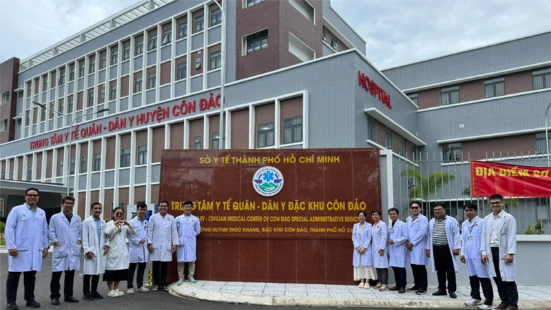 Các bác sĩ chuyên khoa của các bệnh viện đa khoa, chuyên khoa Thành phố sẵn sàng luân phiên đến Côn Đảo công tác.