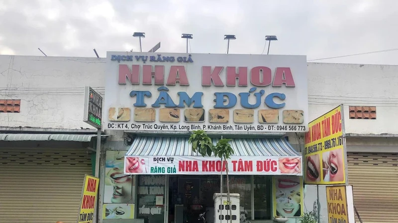 Sở Y tế TP HCM đã ban hành quyết định xử phạt Công ty TNHH Phòng khám Nha khoa Tâm Đức và ông Nguyễn Văn Trí vì các hành vi vi phạm trong lĩnh vực khám chữa bệnh.