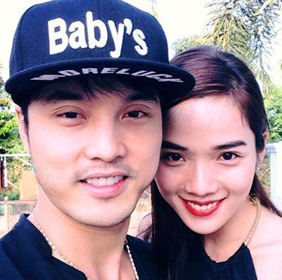 Ở hiện tại, Ưng Hoàng Phúc đang trải qua những tháng ngày hạnh phúc bên cạnh cô người yêu xinh đẹp Kim Cương. Anh hết lòng khen ngợi bạn gái trước giới truyền thông dù cô từng đối diện với scandal bỏ chồng, có con, không học cấp ba và cặp đại gia trước khi đến với Phúc. "Kim Cương là người con gái hội tụ đầy đủ yếu tố để gia đình tôi yêu thương. Đó là cô gái ngoan, có hiếu, sống tốt, chân thành với mọi người xung quanh" - Ưng Hoàng Phúc cảm thấy đã tìm được bến đỗ hạnh phúc khi gắn bó với Kim Cương.