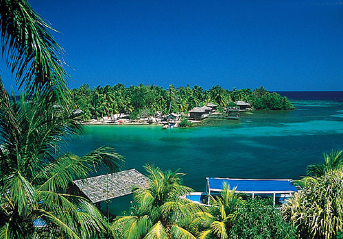 6. Honduras . Tuy rằng Honduras chưa phải một đất nước du lịch nổi tiếng nhưng nơi đây là cơ hội khám phá những bãi biển đẹp, trải nghiệm du lịch với giá rẻ. Bạn chỉ mất khoảng 600.000 đồng cho một ngày ở Honduras.