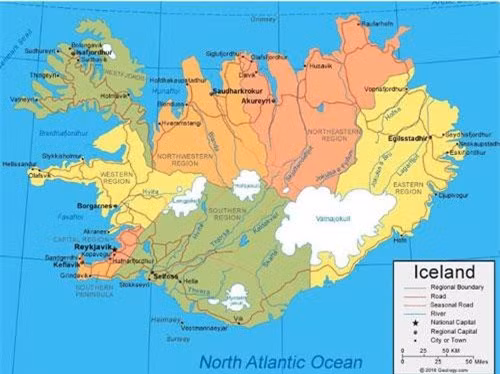 Iceland là một trong những quốc gia thưa dân nhất thế giới thuộc khu vực châu Âu. Dù gần vòng Cực Bắc, đất nước Bắc Âu nhỏ bé này lại có khí hậu khá ôn hòa do nằm trên vành đai núi lửa Đại Tây Dương với rất nhiều núi lửa, suối nước nóng và dòng hải lưu Gulf Stream. Ảnh: World Maps Collection.