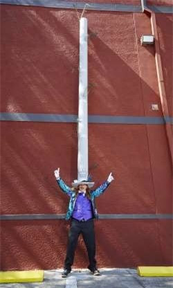 ##sc### Chiếc mũ dài nhất thế giới, với chiều dài 4,8m thuộc về anh Odilon Ozare tại Florida, Mỹ.