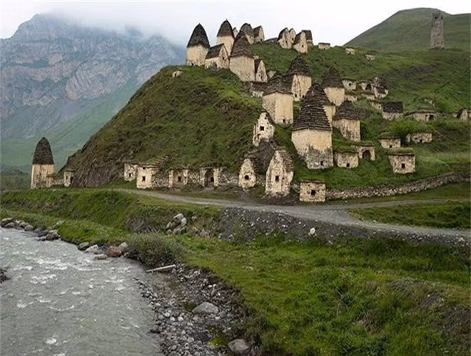  5. Lâu đài ma ám Leap ở Bắc Roscrea, Ireland được xây dựng vào thế kỷ 15 được xem là một trong những địa điểm bị ma ám nặng nề. 