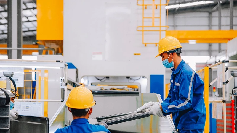 Tân Chủ tịch SMC mạnh tay chi 12 tỷ gom cổ phiếu giữa lúc công ty lỗ nặng