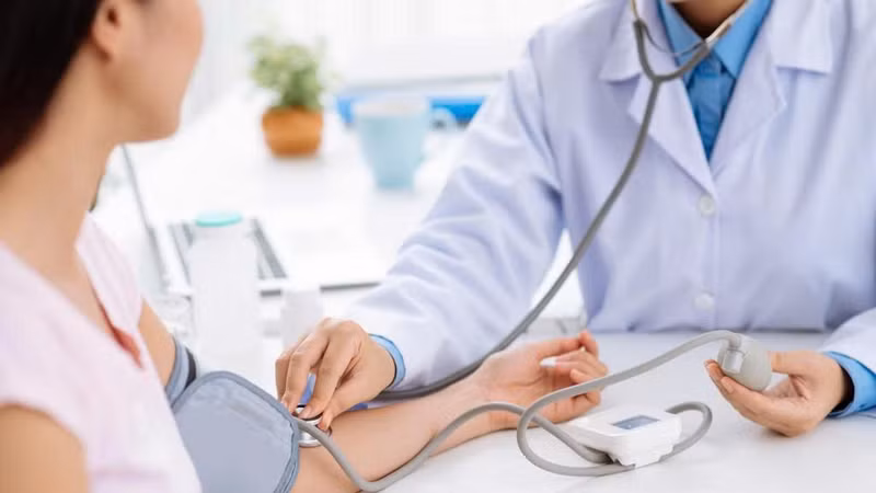 UBND tỉnh Lâm Đồng giao nhiệm vụ cho các đơn vị, địa phương hoàn thành việc khám sức khỏe miễn phí cho 100% người dân trên địa bàn trong năm 2026.