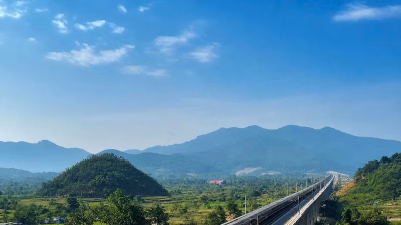 Tỷ lệ giải ngân vốn đầu tư công dự án đường sắt tốc độ cao qua Khánh Hòa còn thấp, các ngành chức năng đang quyết liệt triển khai đợt cao điểm 90 ngày.