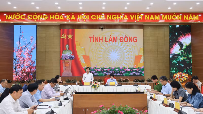 UBND tỉnh Lâm Đồng yêu cầu các địa phương khẩn trương rà soát, lập dự toán và triển khai khám sức khỏe miễn phí ngay từ đầu tháng 8 cho mọi người dân.