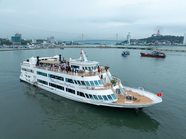 du-thuyen-ha-long-princess.jpg