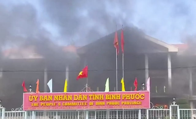 Vì sao trụ sở UBND tỉnh Bình Phước cháy lớn? Vi sao tru so UBND tinh Binh Phuoc chay lon?