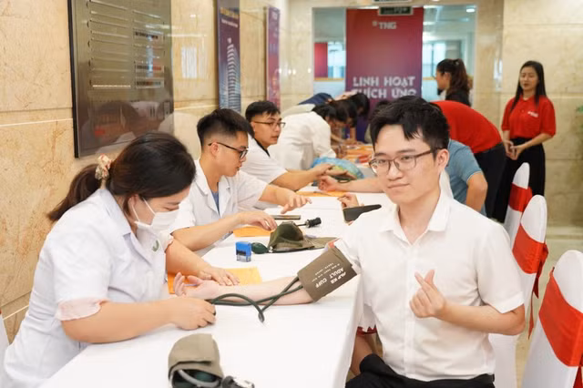 Khám sàng lọc trước khi hiến máu