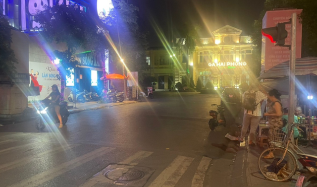 Giành khách, tài xế xe ôm truyền thống bị tài xế xe công nghệ đâm chết Gianh khach, tai xe xe om truyen thong bi tai xe xe cong nghe dam chet