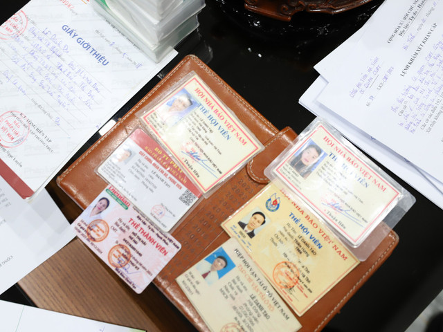 Nhóm người lợi dụng danh nghĩa báo chí bảo kê xe đường dài thu 1 tỷ/tháng - Hình 2 Nhom nguoi loi dung danh nghia bao chi bao ke xe duong dai thu 1 ty/thang-Hinh-2