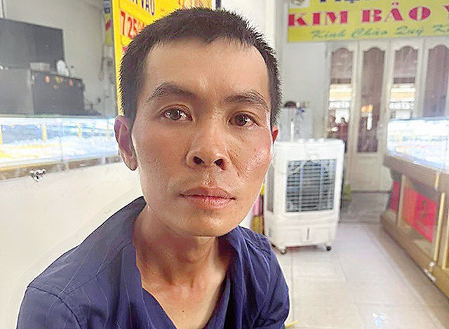 Bắt nhanh đối tượng cướp tiệm vàng ở Long An Bat nhanh doi tuong cuop tiem vang o Long An