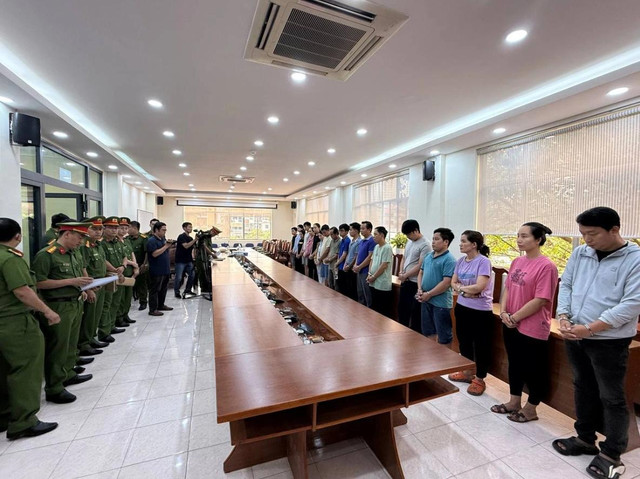 Công an TPHCM triệt phá hàng loạt đường dây thuốc giả quy mô lớn Cong an TPHCM triet pha hang loat duong day thuoc gia quy mo lon