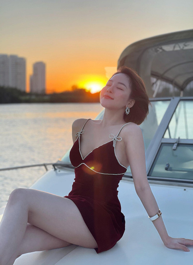 Gu thời trang sang chảnh của hot girl Trâm Anh Gu thoi trang sang chanh cua hot girl Tram Anh