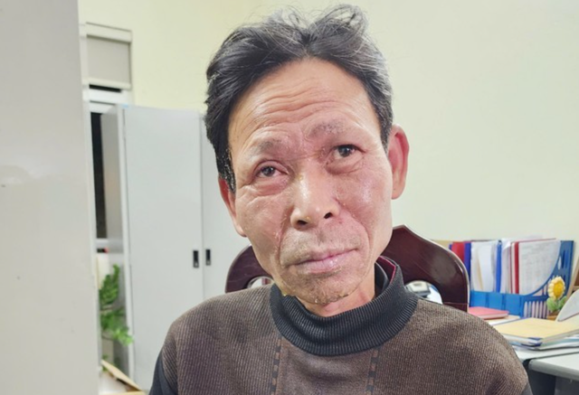 Nghi phạm Cao Văn Hùng tại cơ quan điều tra. Nghi phạm Cao Văn Hùng tại cơ quan điều tra.