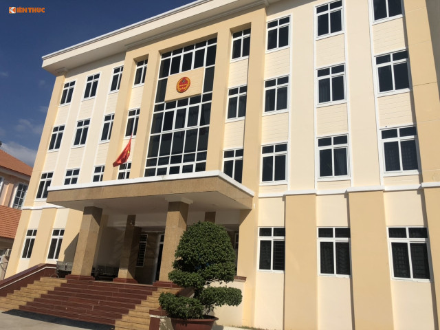 Xem xét kỷ luật Chi cục trưởng thuế Bình Phước do ăn chặn tiền nhân viên Xem xet ky luat Chi cuc truong thue Binh Phuoc do an chan tien nhan vien