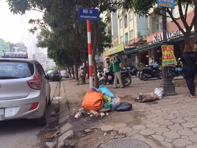 Ha Noi ngap rac chang khac gi duong lang