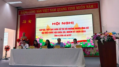 Ứng cử viên Nguyễn Quỳnh Liên tiếp xúc cử tri xã Vĩnh Phong và Vĩnh Bình