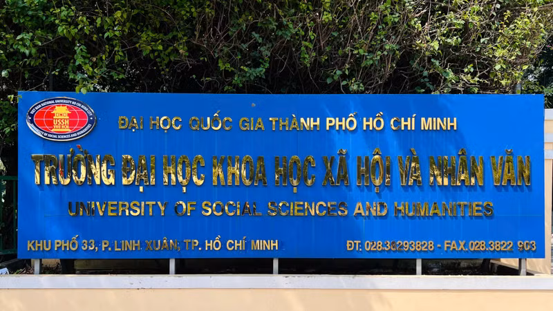 USSH TP HCM "ưu ái" nhà thầu HĐCONS? 11 gói thầu chỉ định, tiết kiệm gần như bằng 0 [Kỳ 2]