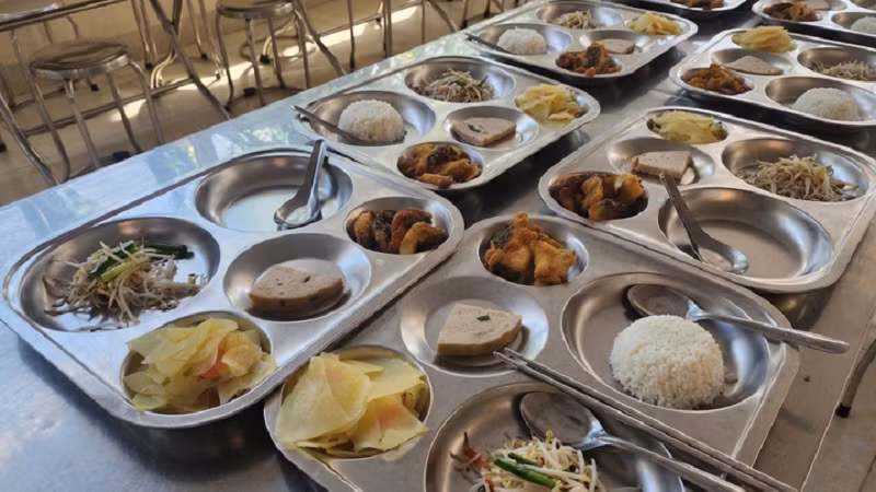 Khi "lựa chọn nhà thầu trong trường hợp đặc biệt" tại các gói thầu suất ăn chưa mang lại sự tiết kiệm [Kỳ 2]