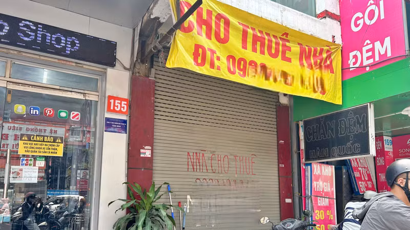 Những góc phố im lặng và áp lực phía sau những con số doanh nghiệp