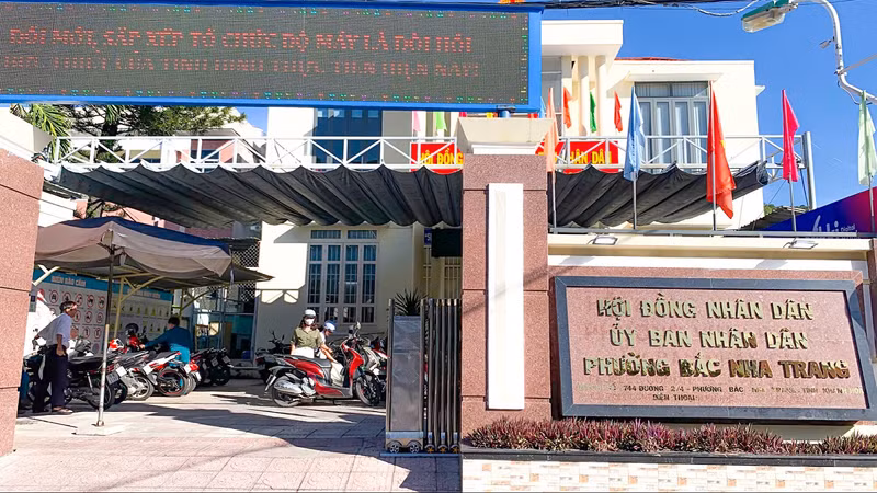 Dấu hỏi về hàng chục quyết định chỉ định thầu ký trong một ngày tại phường Bắc Nha Trang [Kỳ 1]