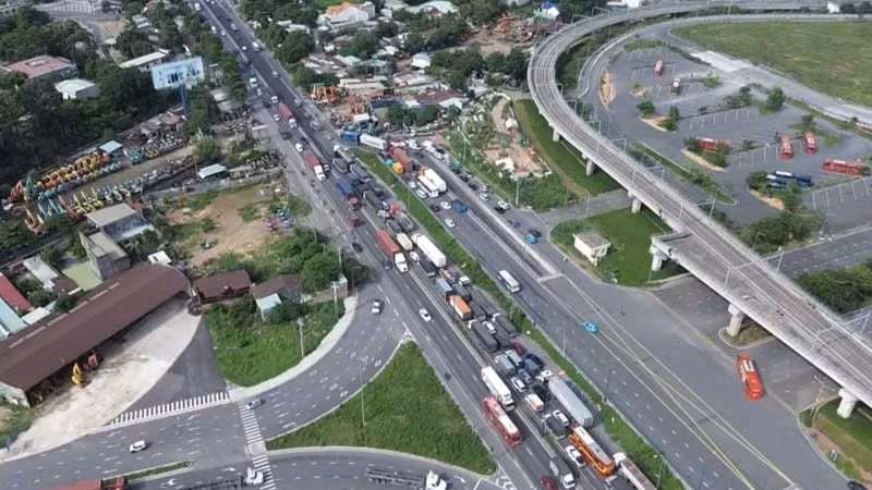 Sửa chữa cầu Đồng Nai gây ùn tắc kéo dài, CSGT khuyến cáo đi cao tốc